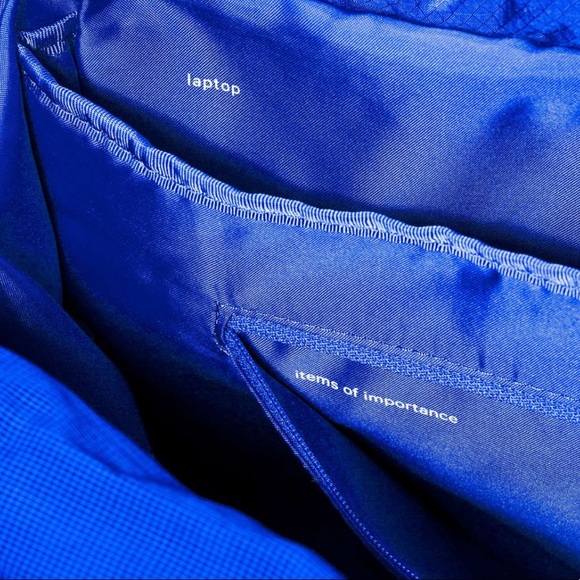 Lululemon Dash All Day Duffel *20L - Picture 5 of 7